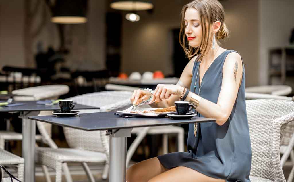 Another spending habit keeping your broke is buying groceries than eating out.